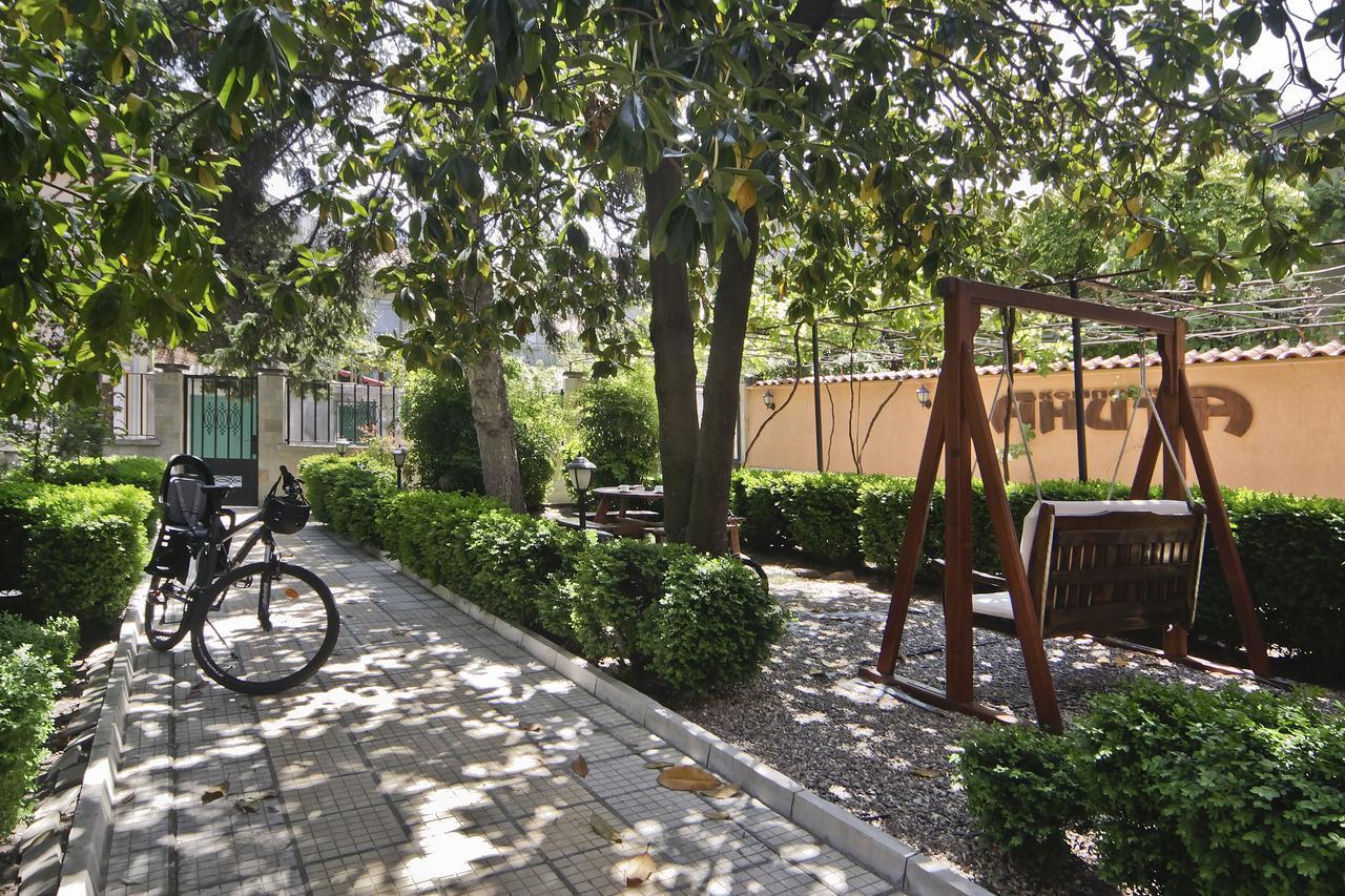 Anita House Hotel Perushtitsa Ngoại thất bức ảnh