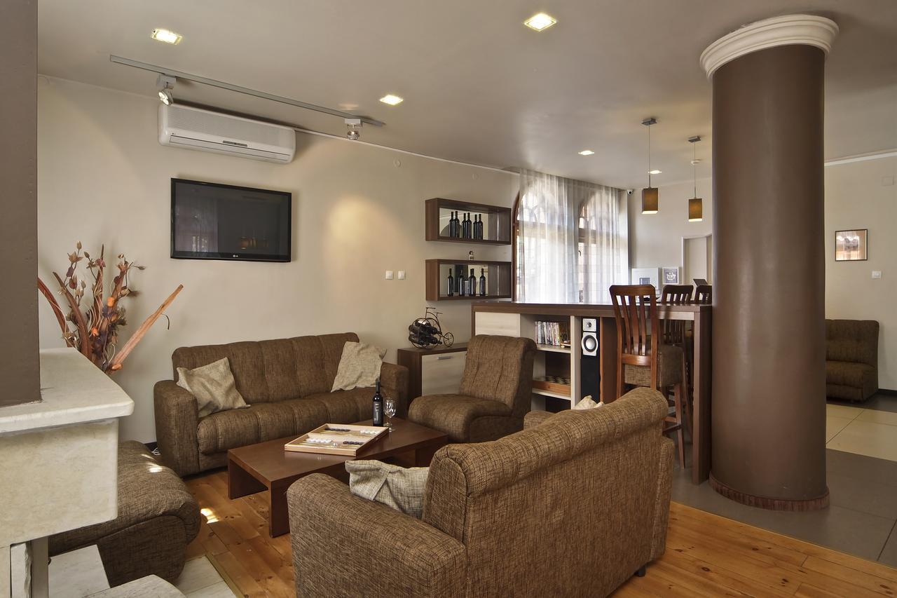 Anita House Hotel Perushtitsa Ngoại thất bức ảnh