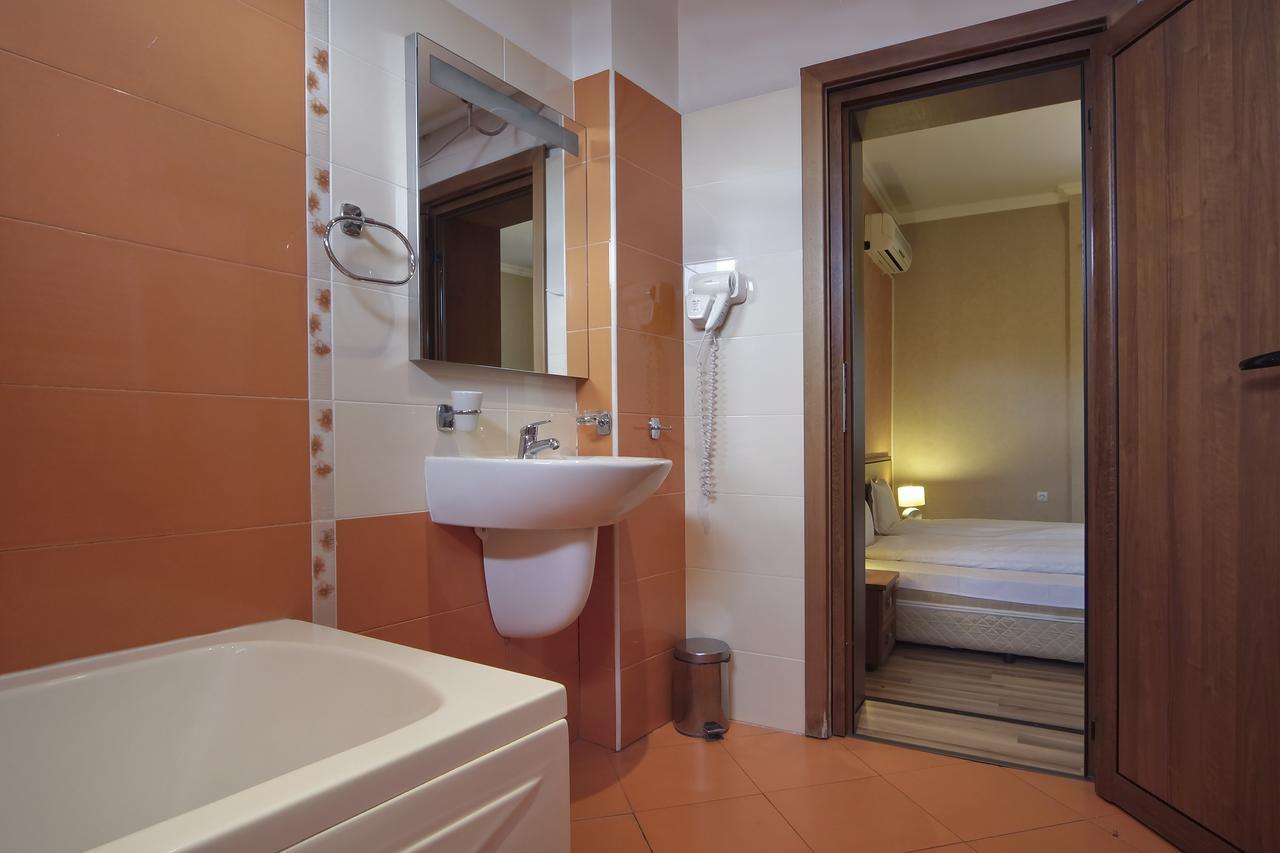 Anita House Hotel Perushtitsa Ngoại thất bức ảnh