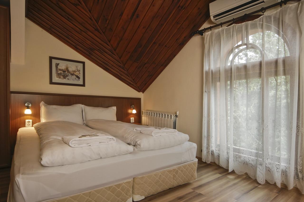 Anita House Hotel Perushtitsa Ngoại thất bức ảnh
